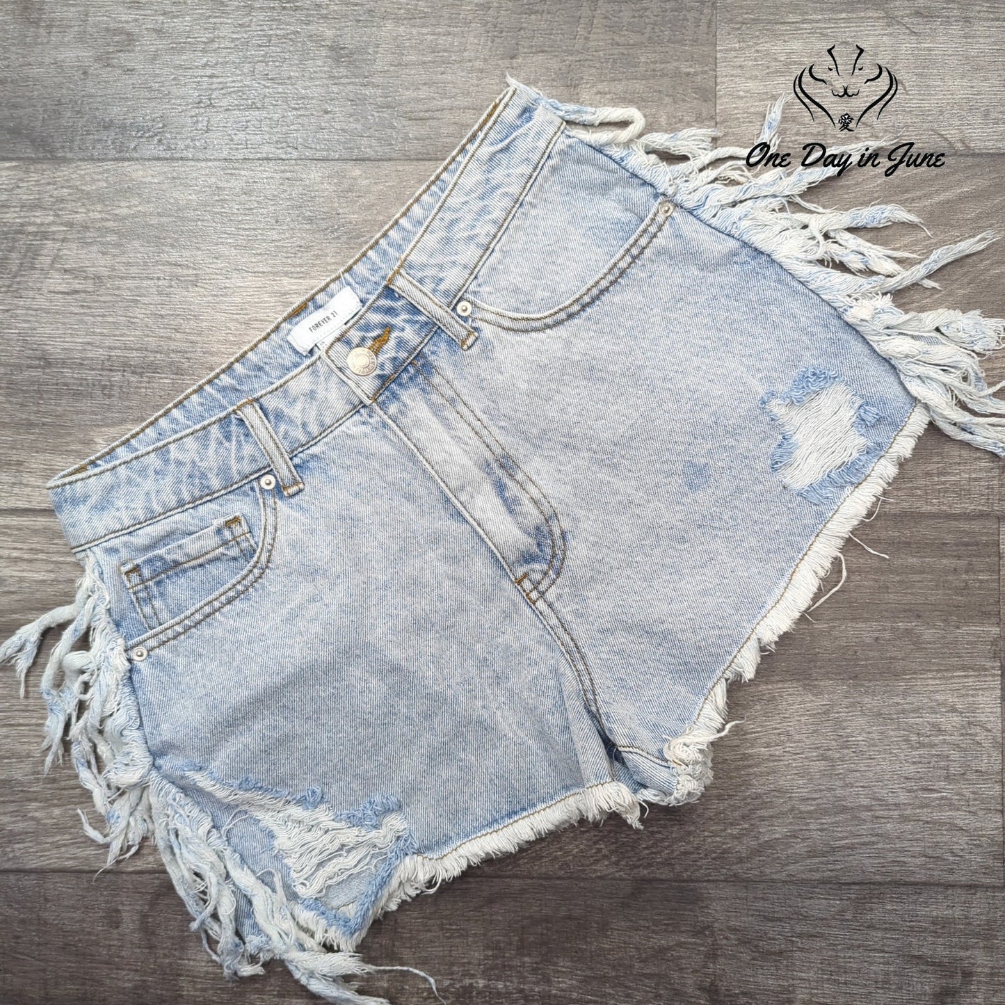 Forever 21 Denim Shorts Size 27 (4)