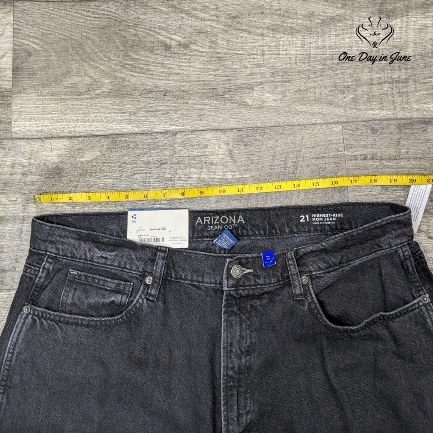 Arizona Jean Co. Juniors Highest Rise Mom Jeans Size 21