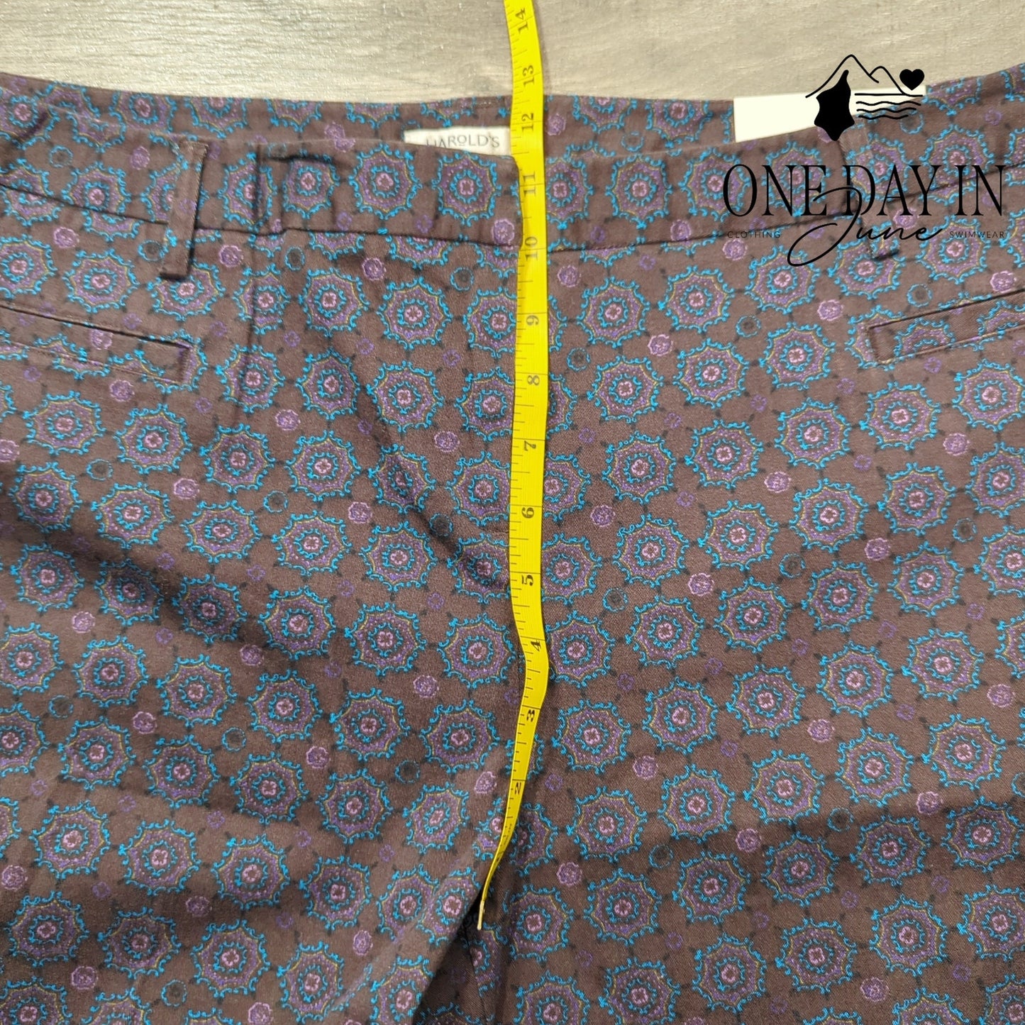 Harold's Ales Fit Crop Pants Size 16