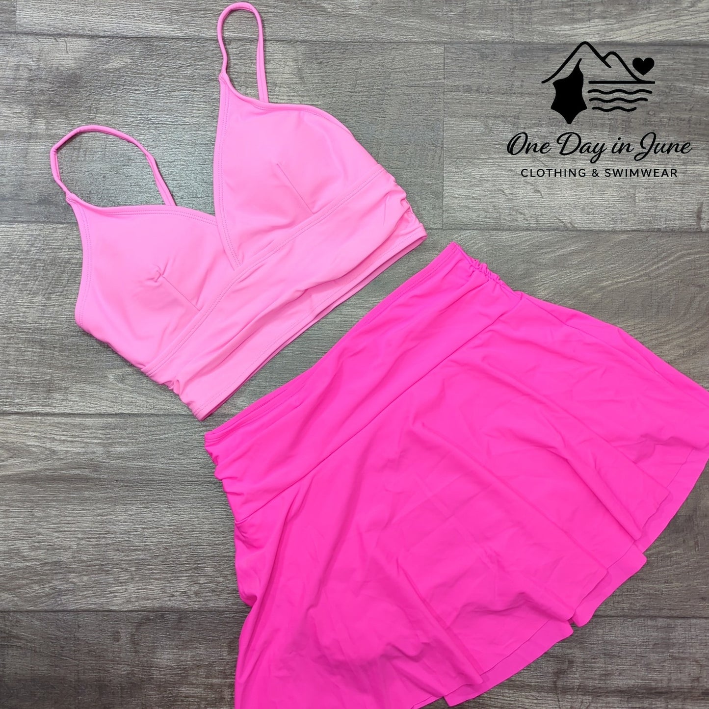 Charmleaks V Neck Crop Skirted Bikini Swimsuit Size M