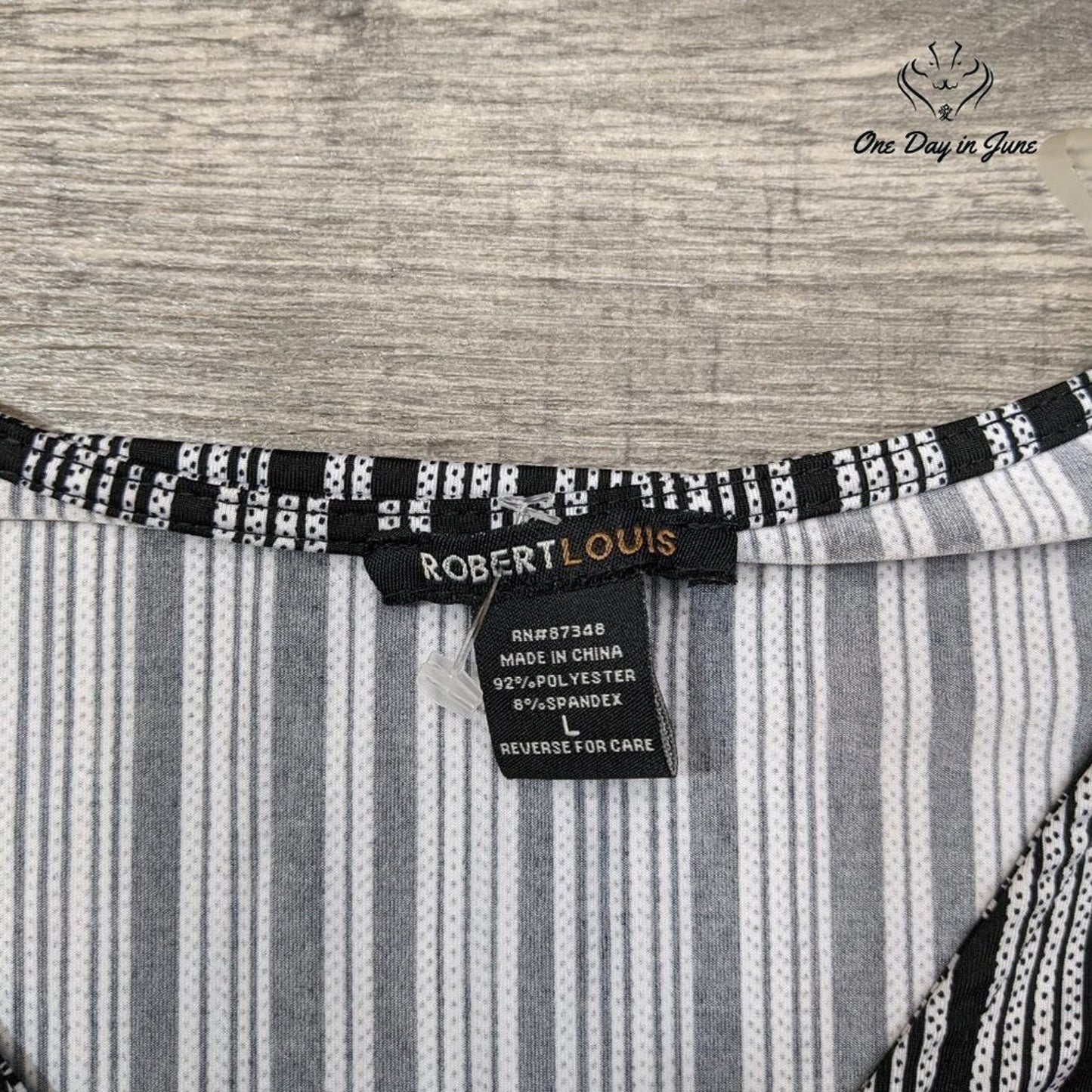 Robert Louis Short Sleeve Cross Front Top Size L