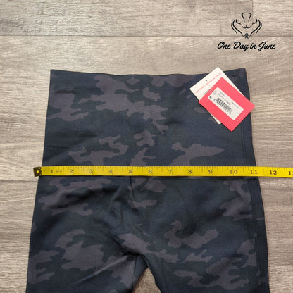 Spanx Look At Me Now Leggings Size S