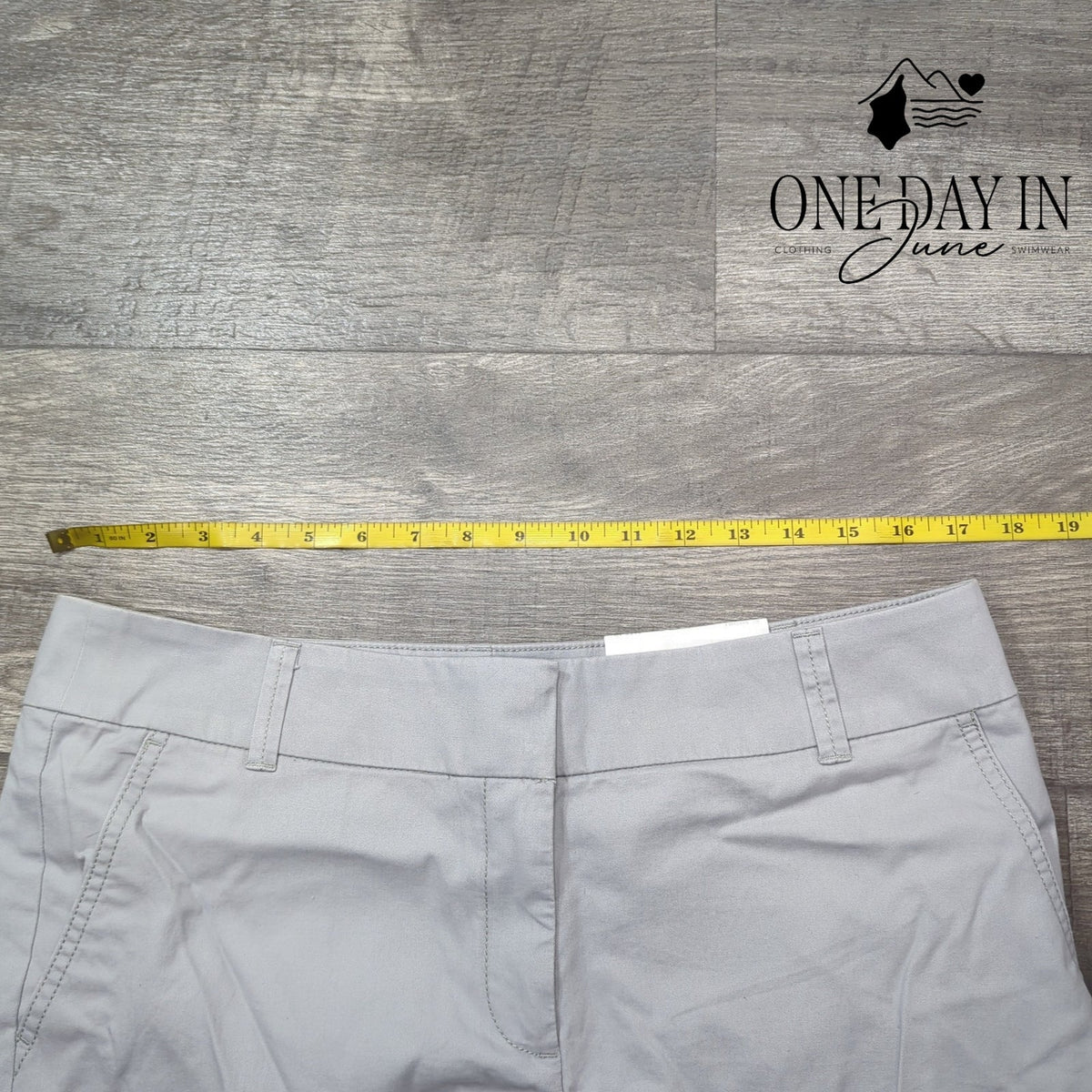 Loft Flat Front 6 Inch Shorts Light Gray NWT Size 10