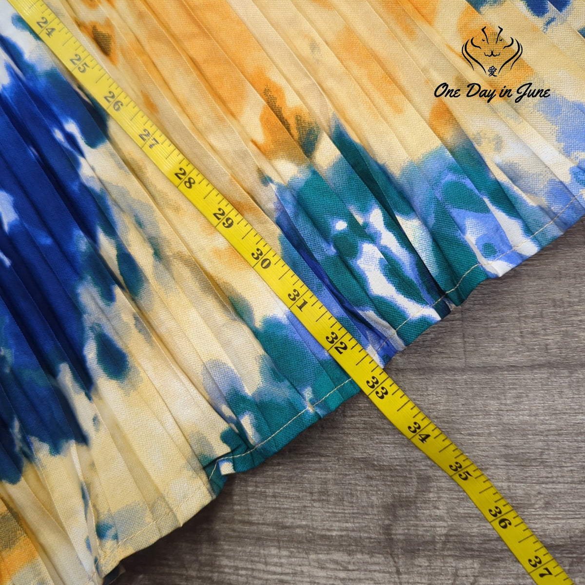 mlle gabrielle Plus Size Pleated Midi Skirt Blue Yellow Abstract NWT Size 3X