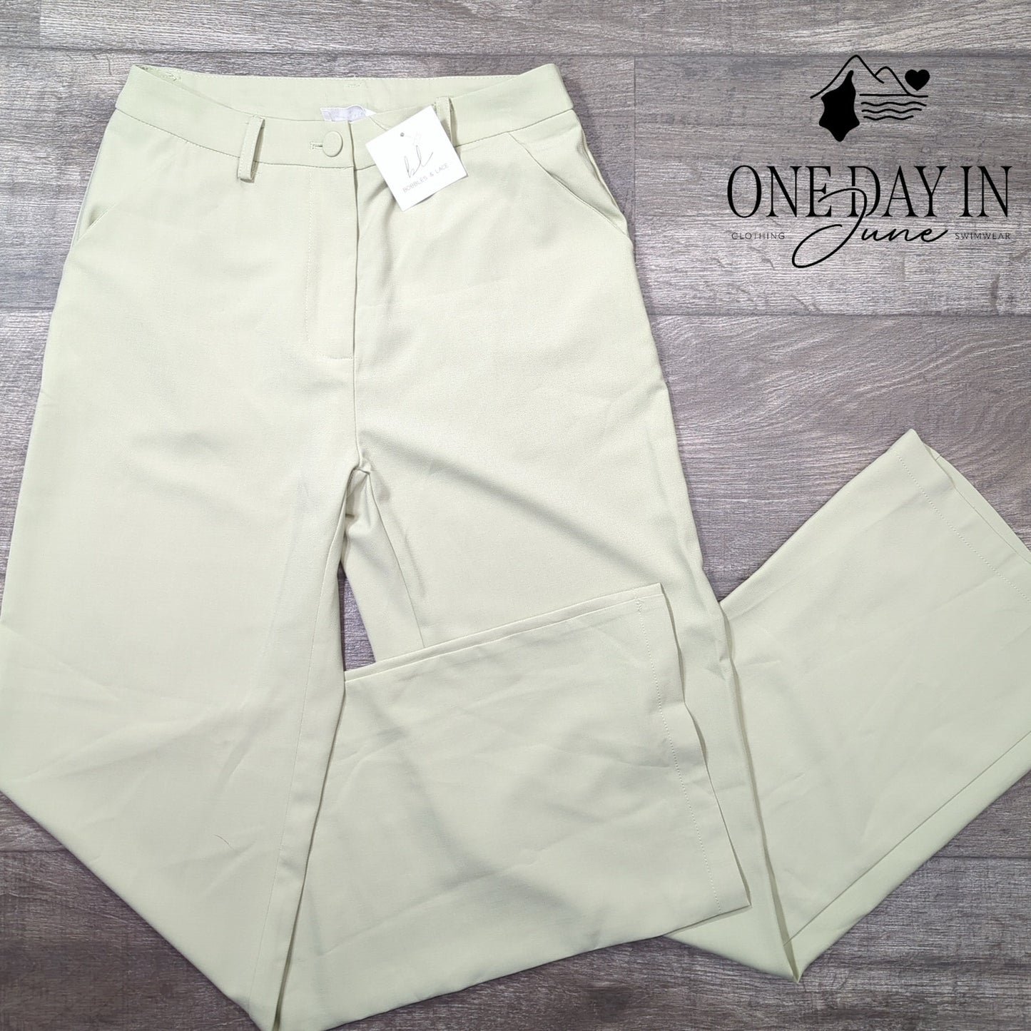 Bobbles & Lace Bitter Light Sage Pants Size S