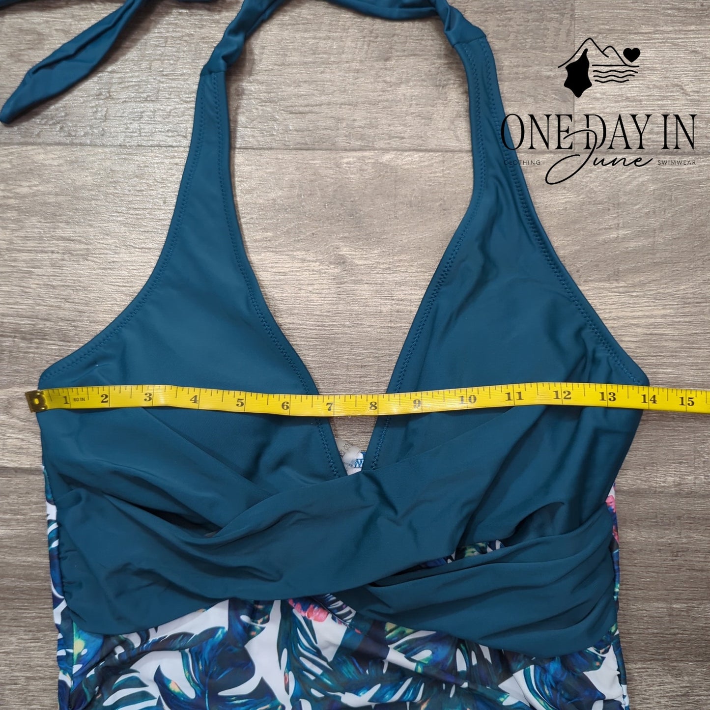 Adisputent Halter Cross Front One Piece Swimsuit Size M