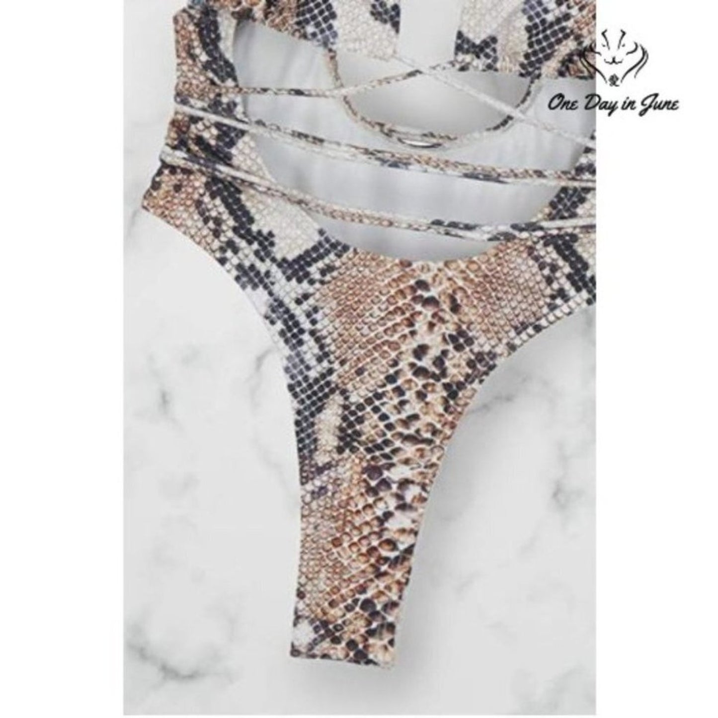 Sovoyontee Strappy One Piece Size XL