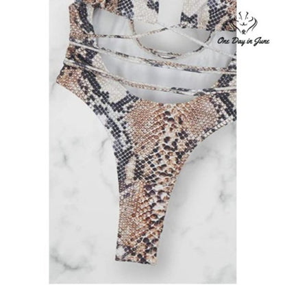 Sovoyontee Strappy One Piece Size XL