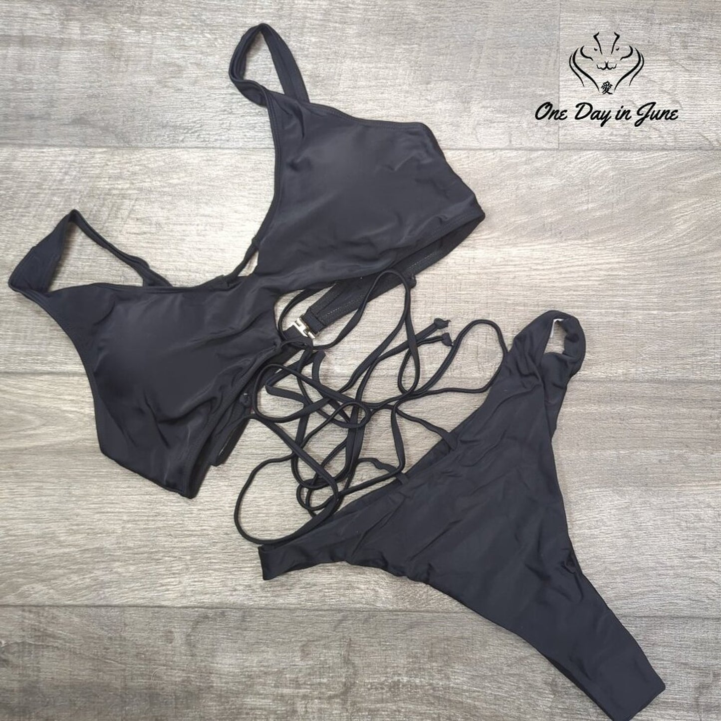 Ioiom Cross Wrap Keyhole Bikini Swimsuit Size L