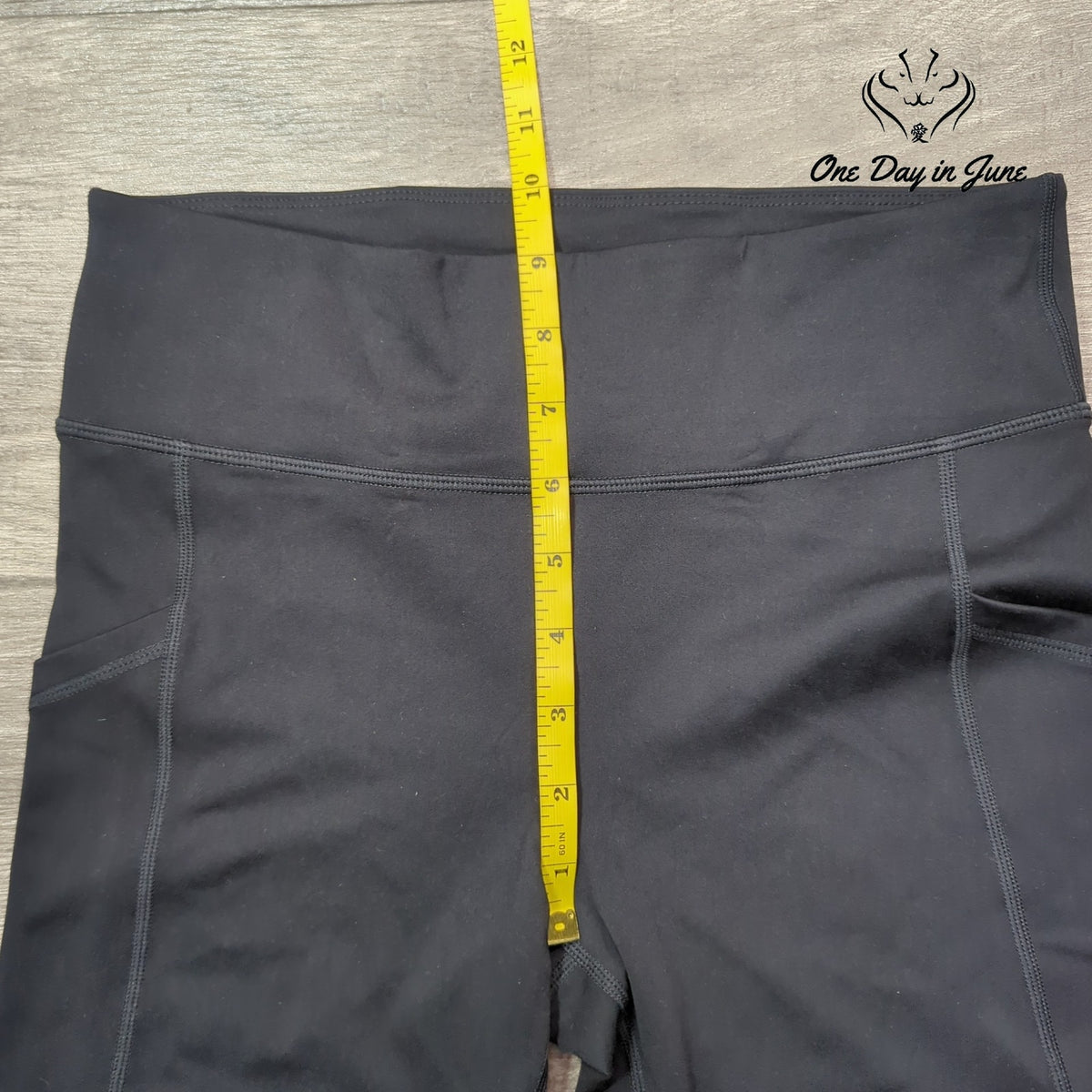 Hue High Waist Yoga Biker Shorts Black Side Pockets Athletic Size S
