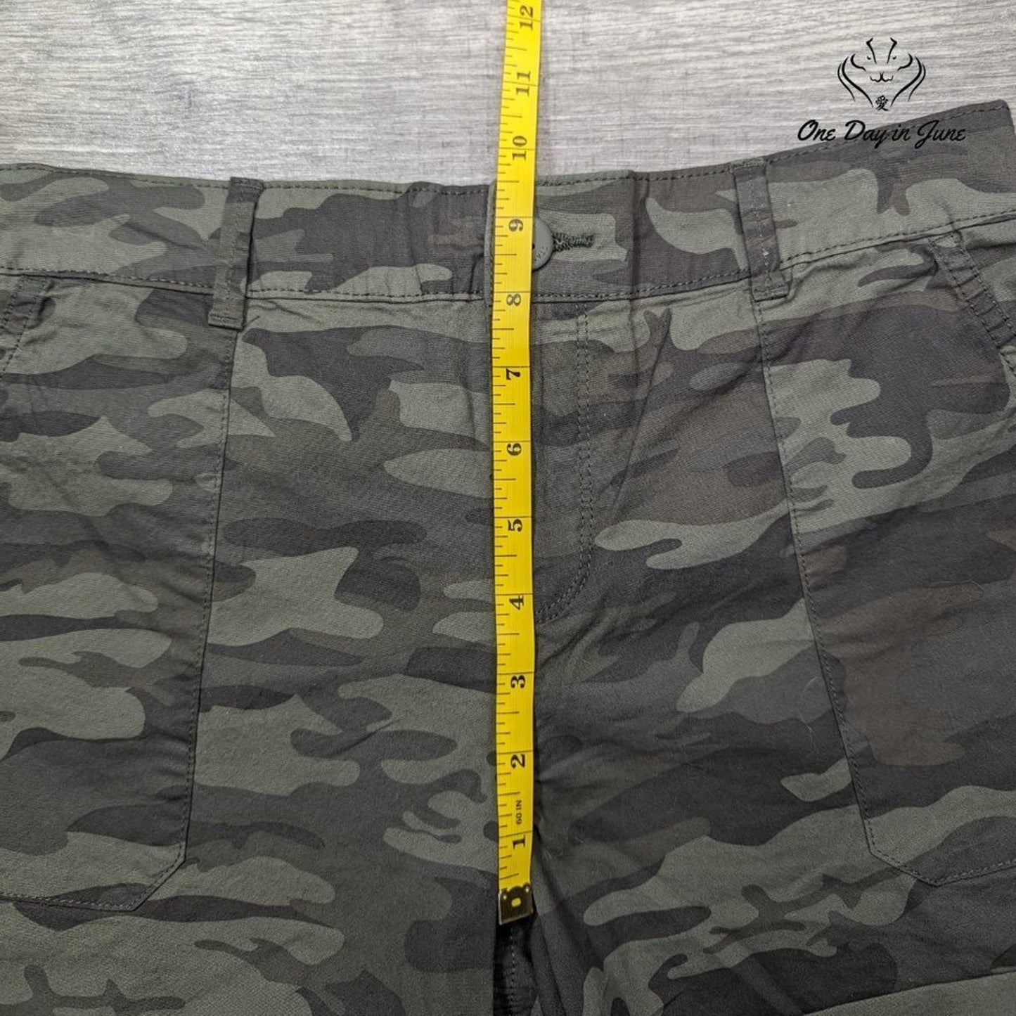 Social Standard Camoflage Shorts Size XS