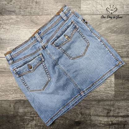 Daisy Fuentes Denim Mini Skirt Size 6