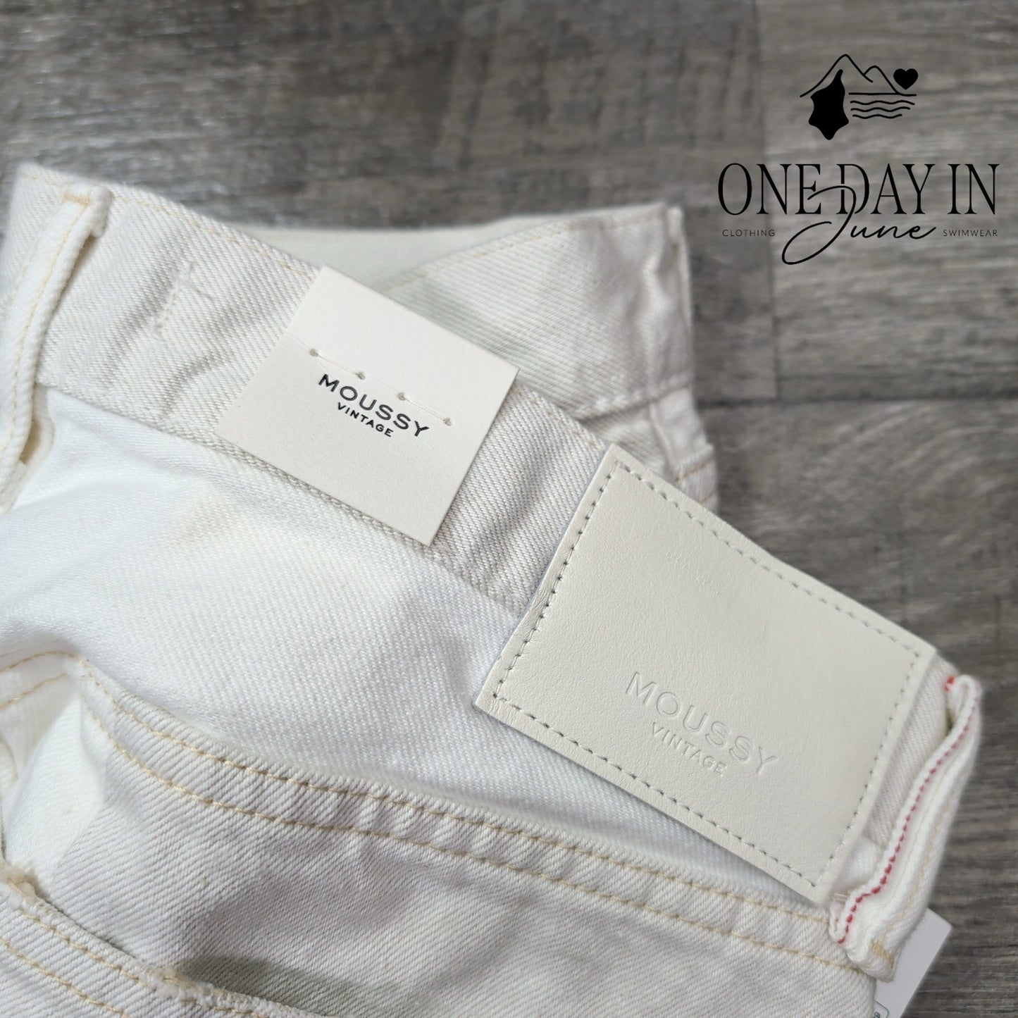 Moussy Vintage Raintrec Straight Jeans White Split Raw Hem NWT Size 6 (28)