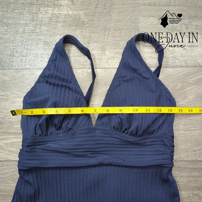Cupshe V Front Textured One Piece Swimsuit Size M