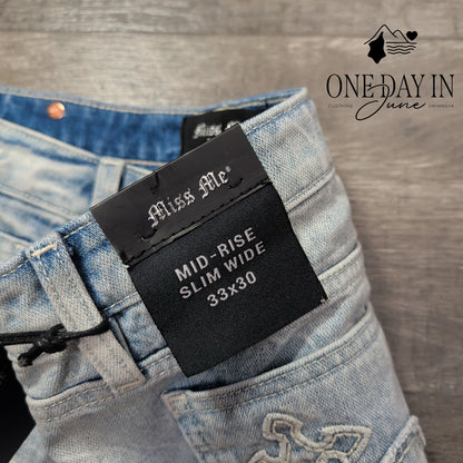 Miss Me Aryanna Heart Cross Slim Wide Leg Jeans Light Wash NWT Size 16 (33X30)
