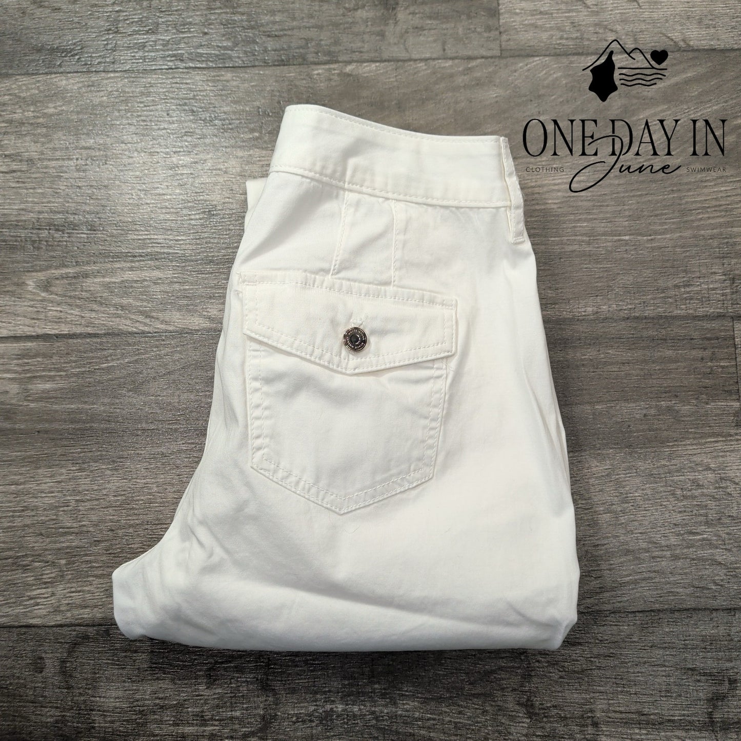 White House Black Market Pret-A-Jet High Rise Slim Ankle Pants Size 4