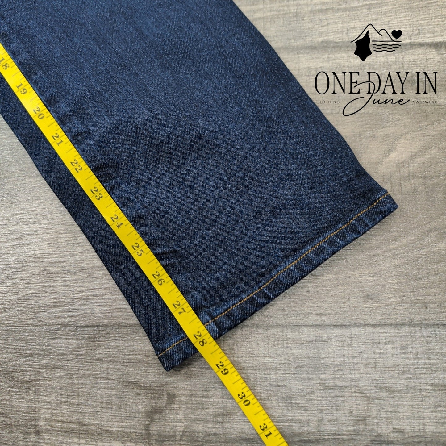 Good American Good Curve Straight Jeans High Rise Indigo NWT $159 Size 2 (26)