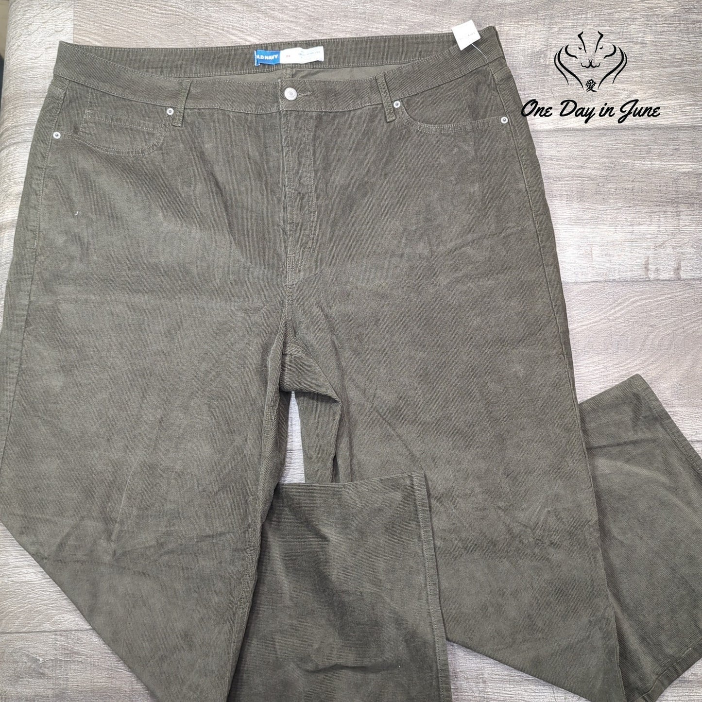 Old Navy Sky Hi Wide Leg Corduroy Pants Size 24