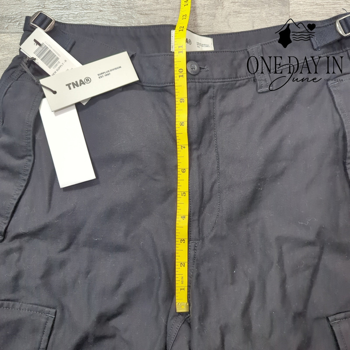Aritzia TNA Supply Cargo Pants Black Utility Adjustable NWT Size 10