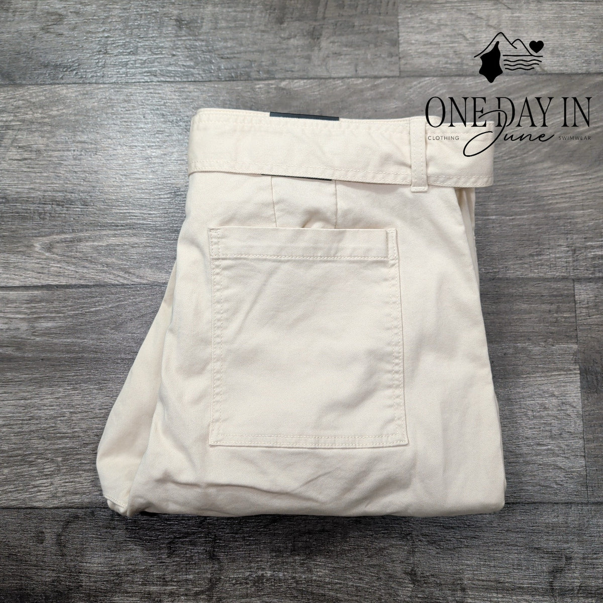 Banana Republic Belted Cropped Cargo Pants Ivory Cream NWT Size 16