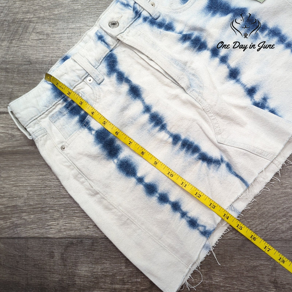 &Denim Divided &Denim Tie Dye Denim Cutoff Shorts Blue White NWT Size S