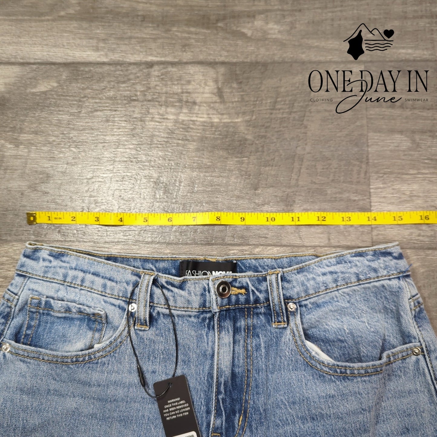 Fashion Nova High Rise Mom Jeans Size 9