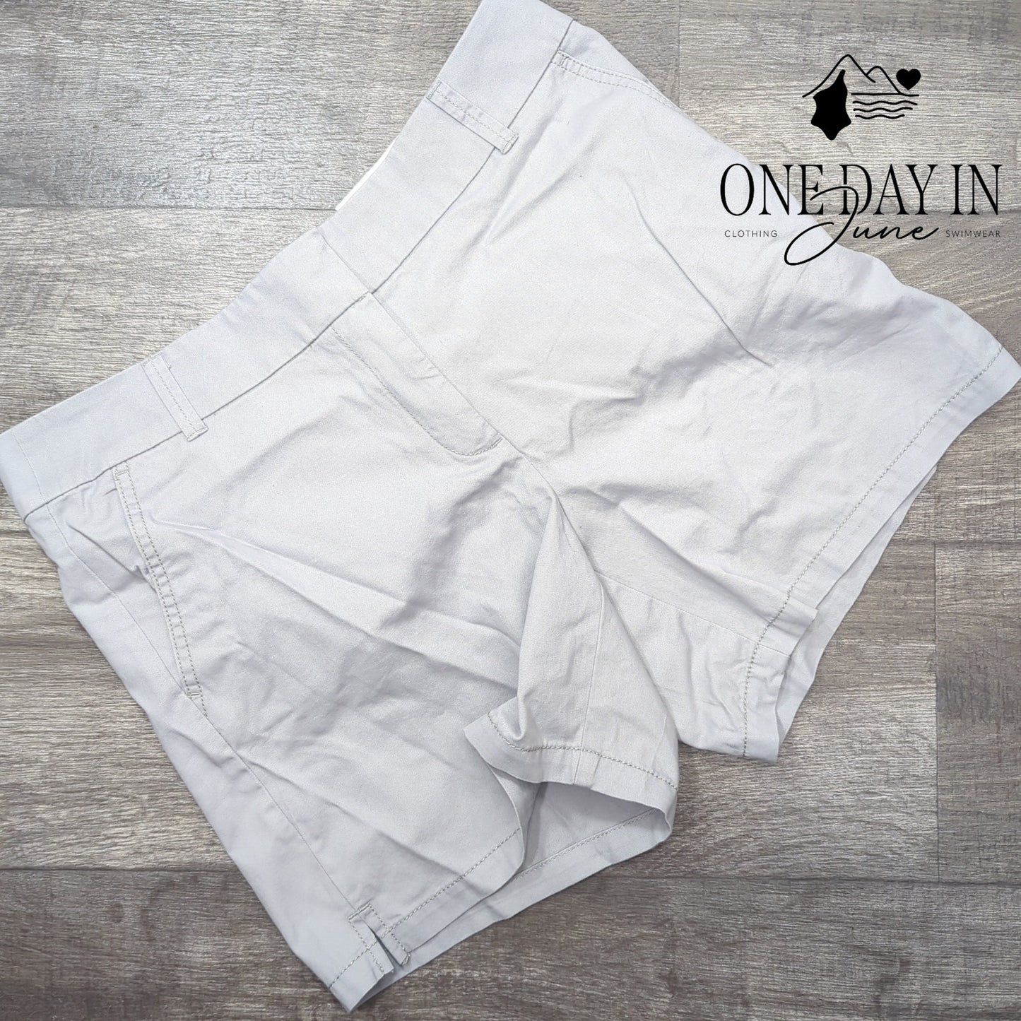 Loft Flat Front 6" Shorts Size 10