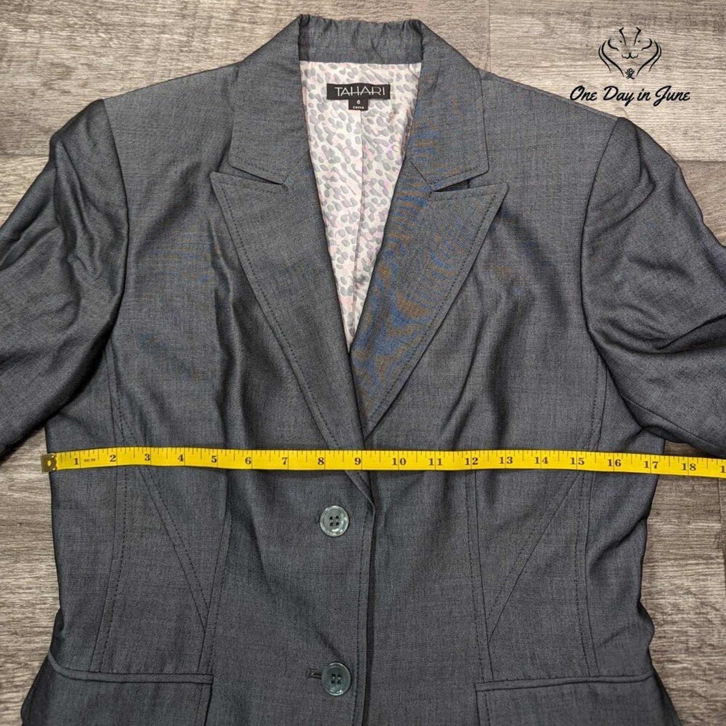 Tahari 2 Button Blazer Size 6