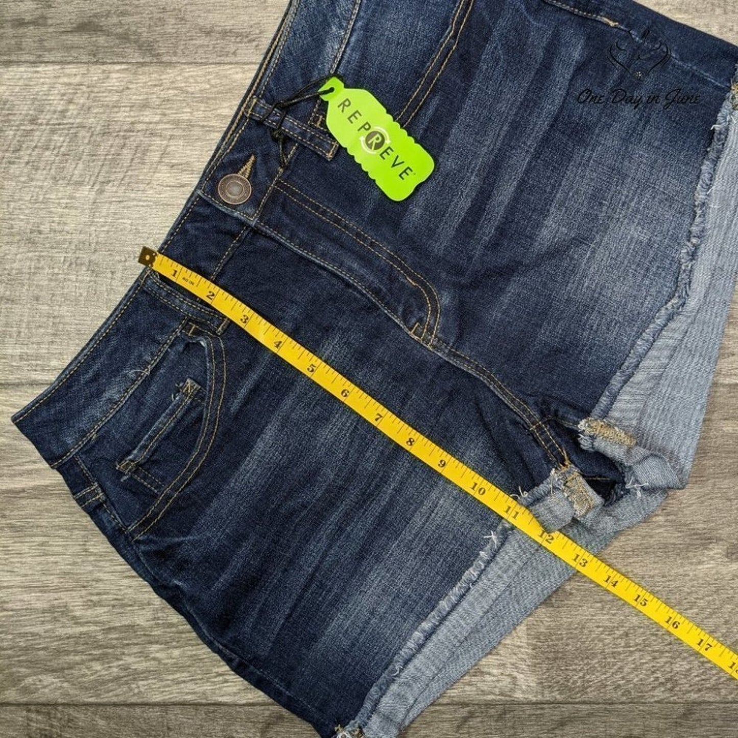 SO Juniors High Rise Curvy Shortie Denim Shorts Size 11