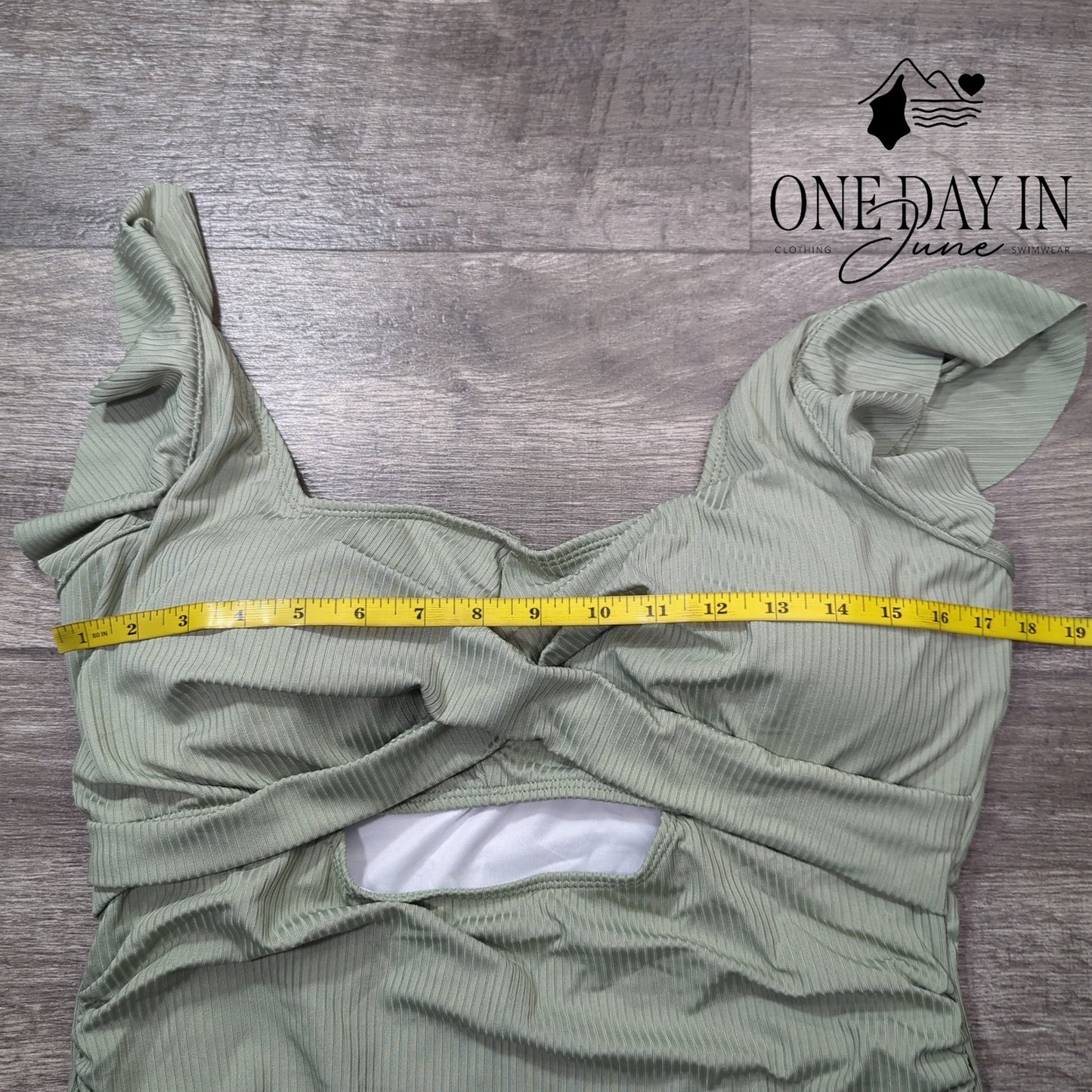 Charmo Ribbed Ruffle Shoulder Keyhole One Piece Swimsuit Size 2XL