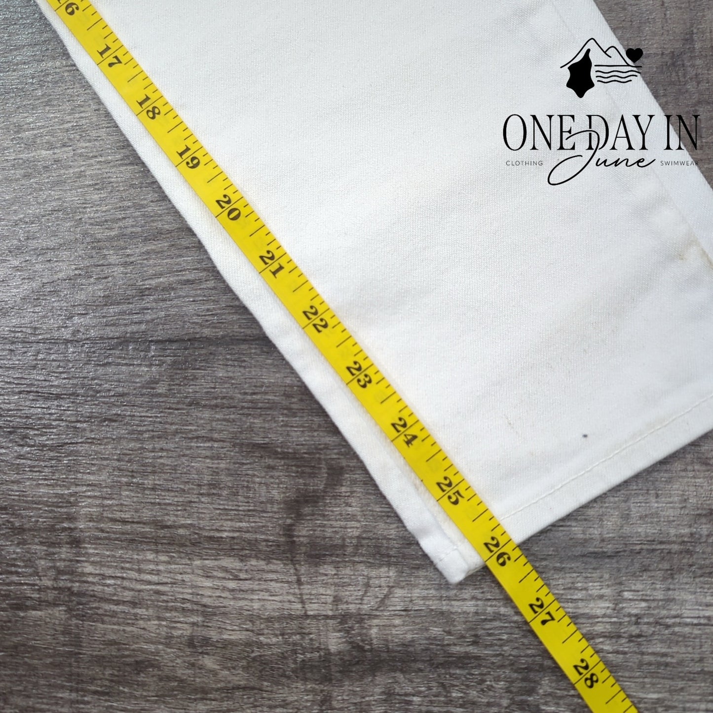 Paige Roxie Capri Jeans Size 27 (4)