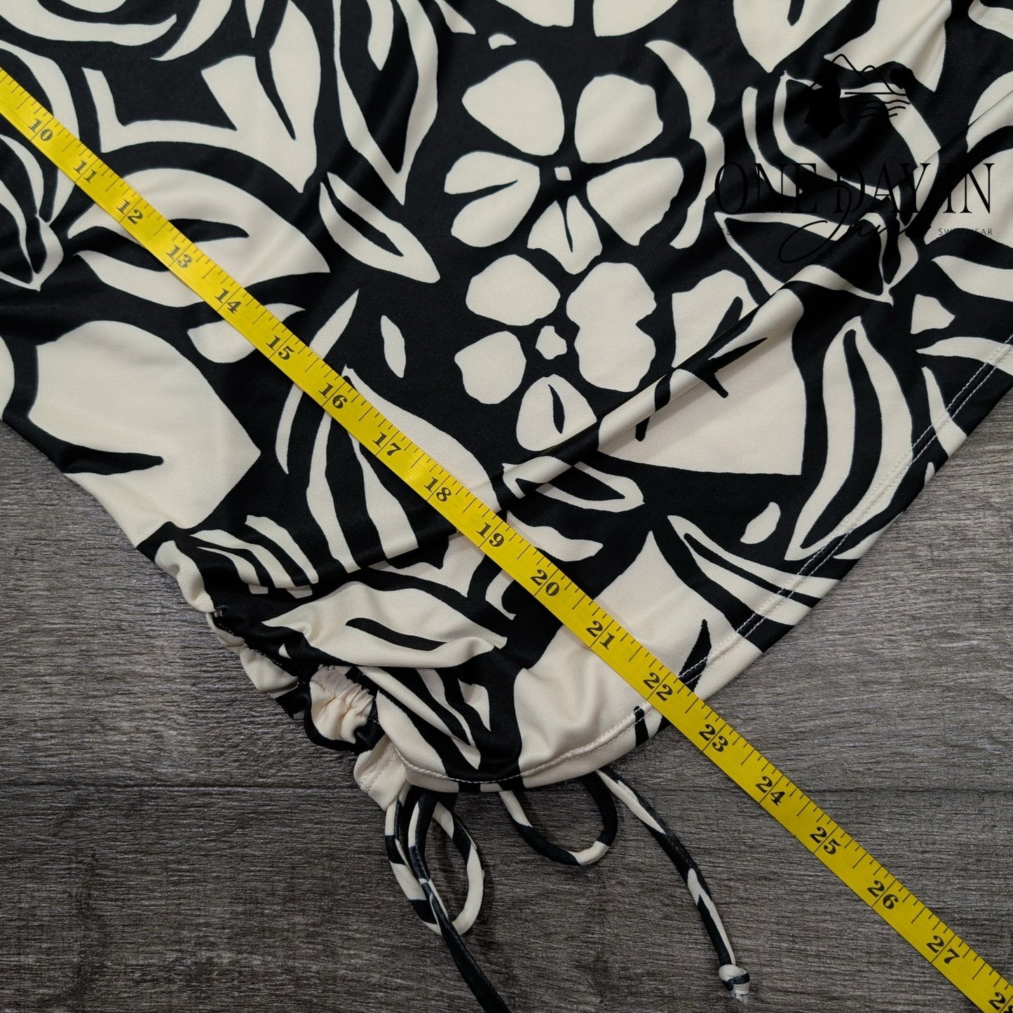 Loft Long Sleeve Rash Guard Size S
