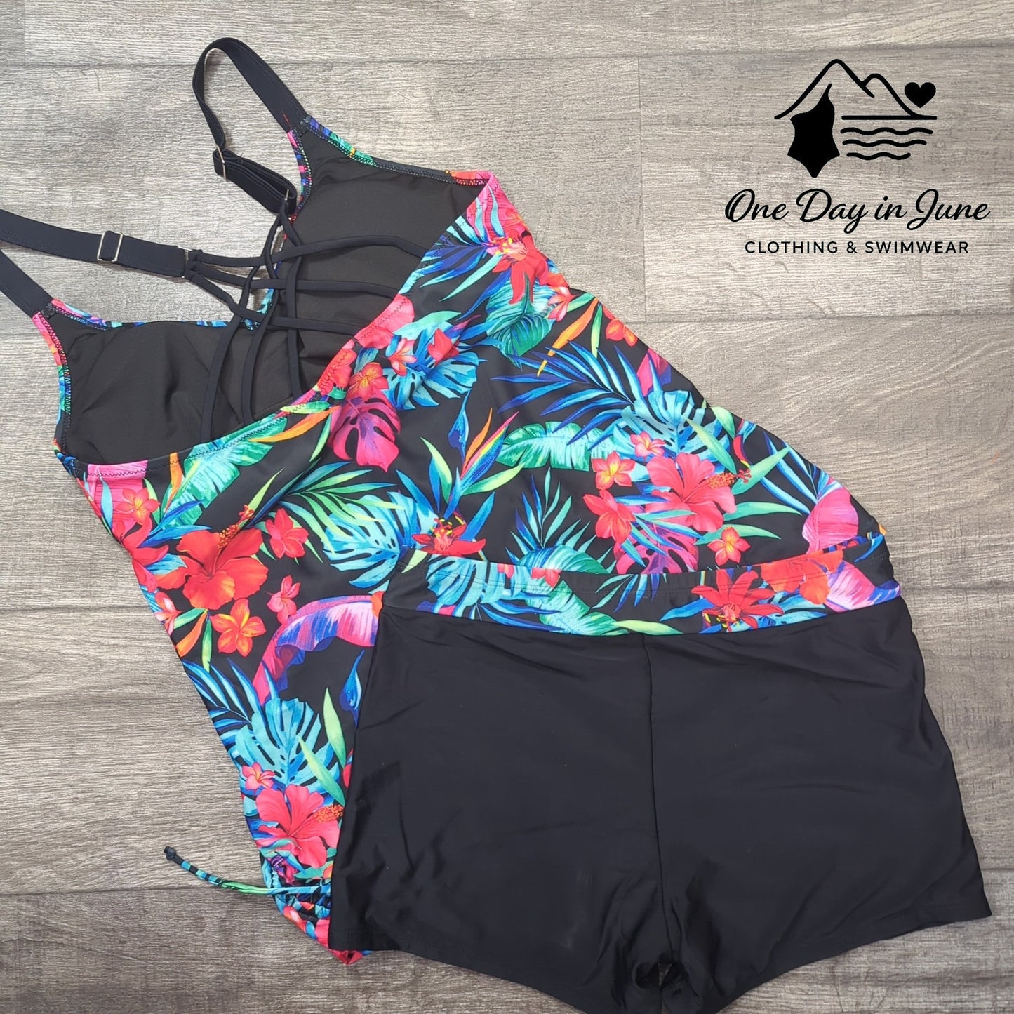 Tempt Me Cage Back Ruched Side Boy Short Tankini Swimsuit Size L