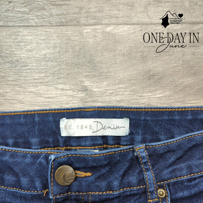 Cato Classic Fit Straight Leg Jeans Size 8