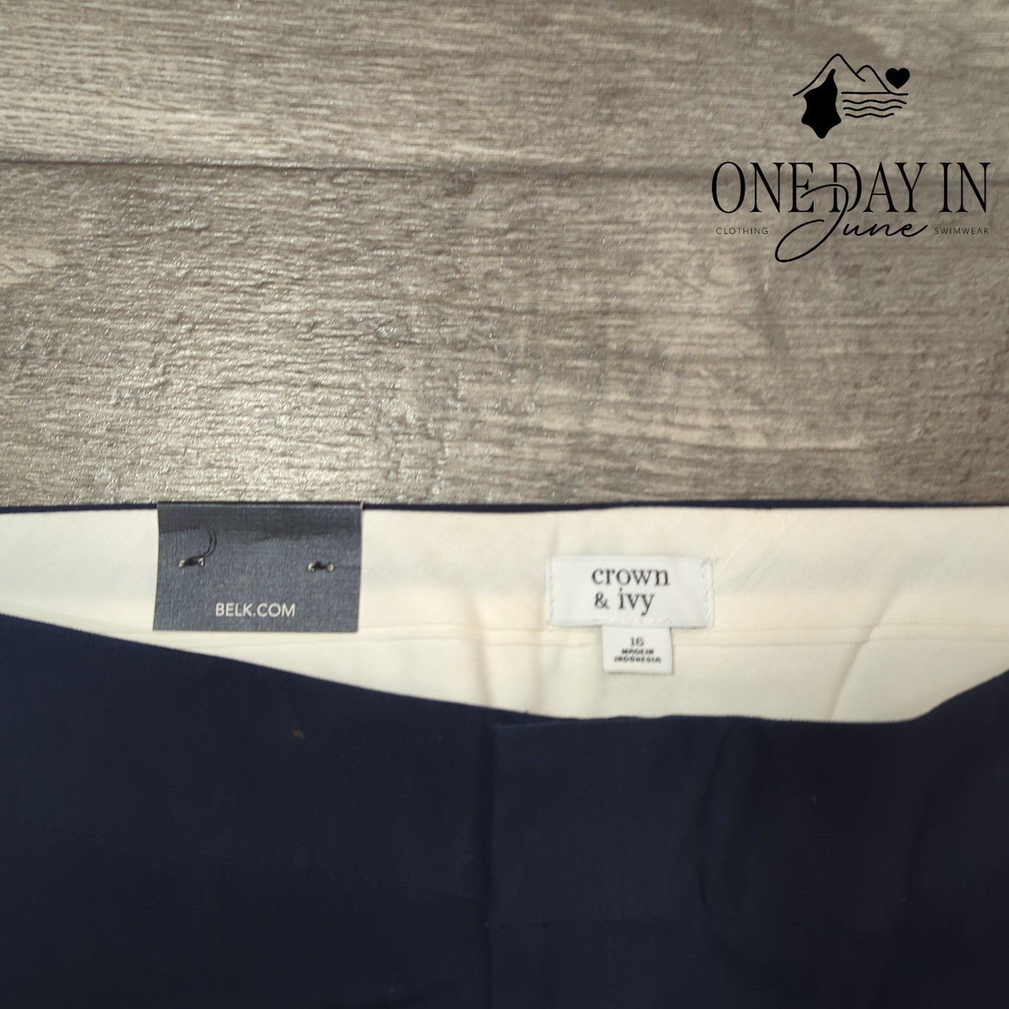 Crown & Ivy Cropped Dress Pants Size 16