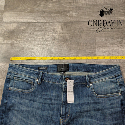 White House Black Market Market Mid Rise Slim Bootcut Jeans Blue NWT Size 18S