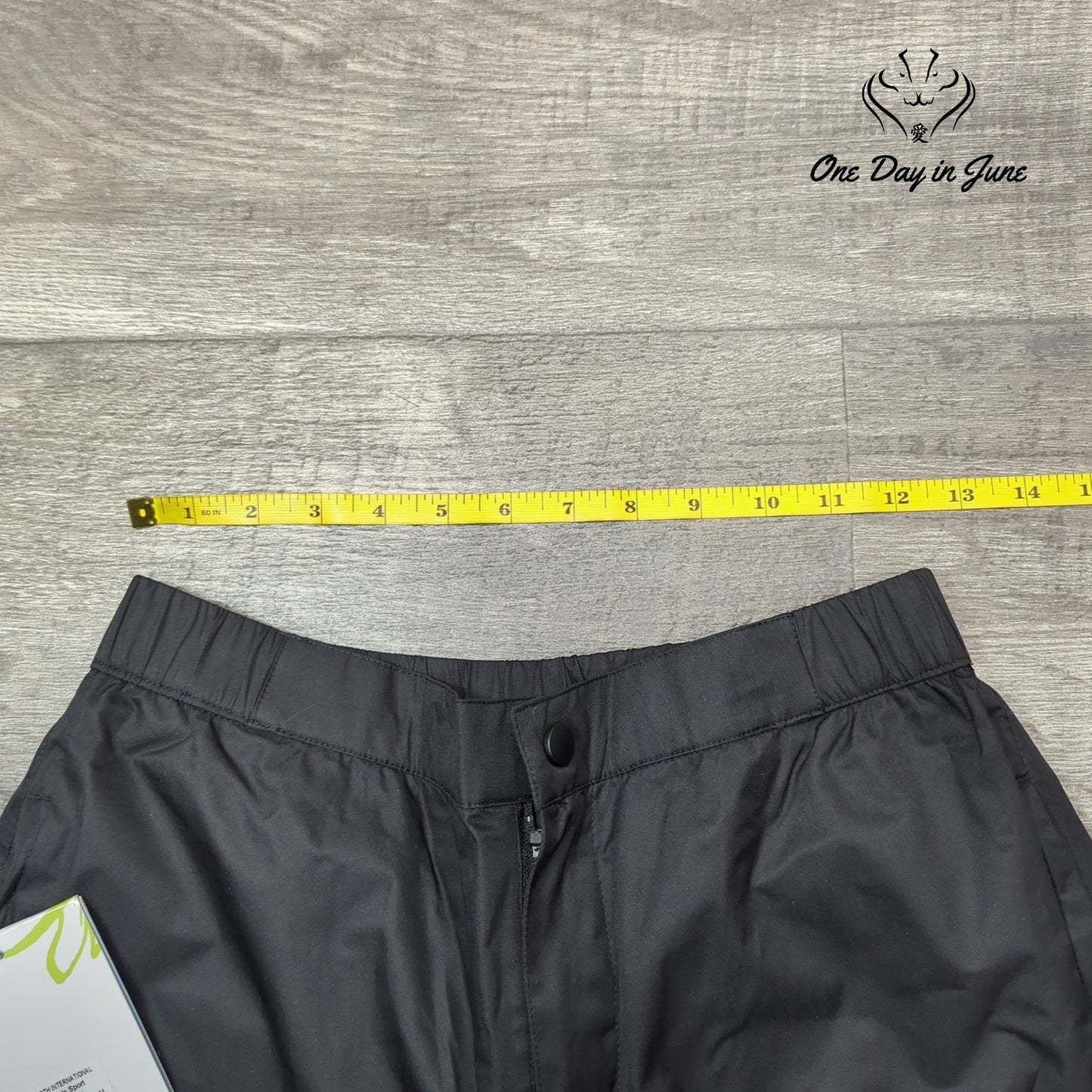 Maggie Lane Straight Leg Rainwear Pants Size M