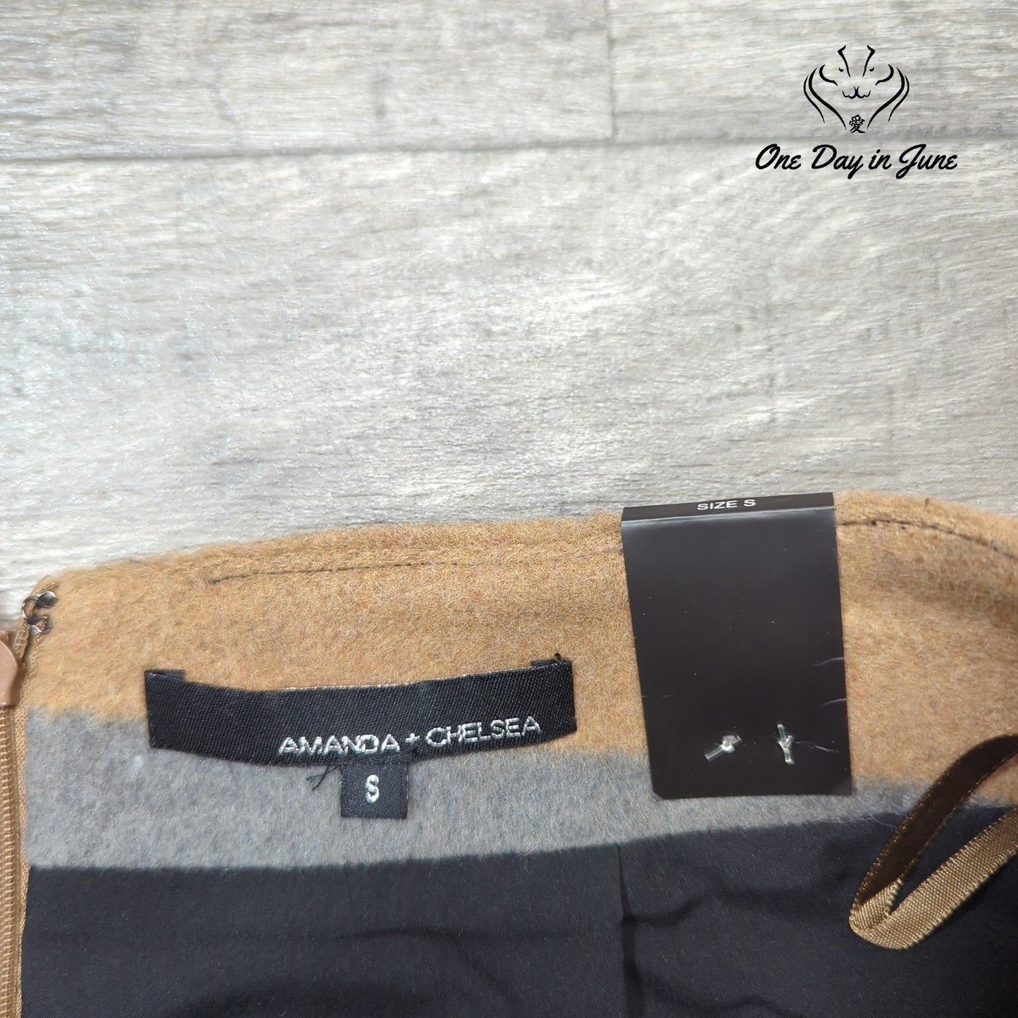 Amanda + Chelsea Modern Fit Mini Skirt Size S