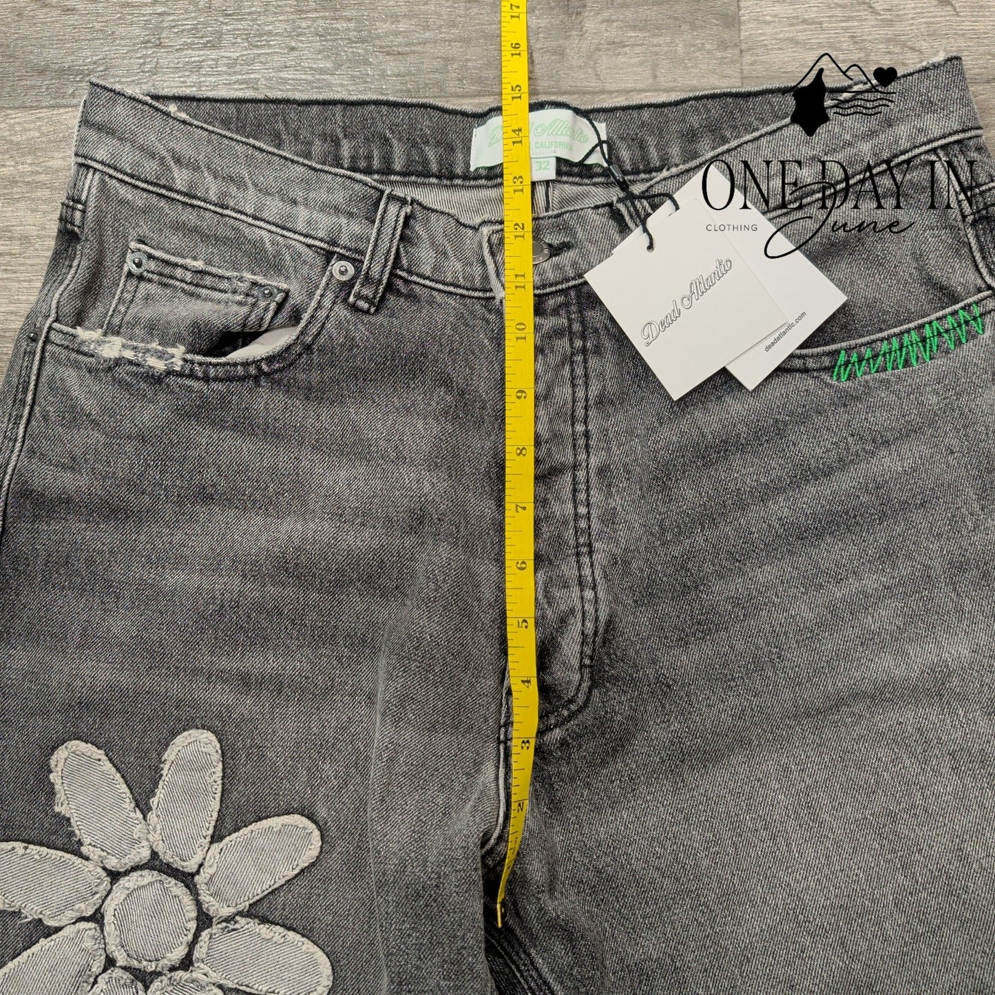 Dead Atlantic Flower Denim Jeans Applique Distressed Straight NWT Size 32X32