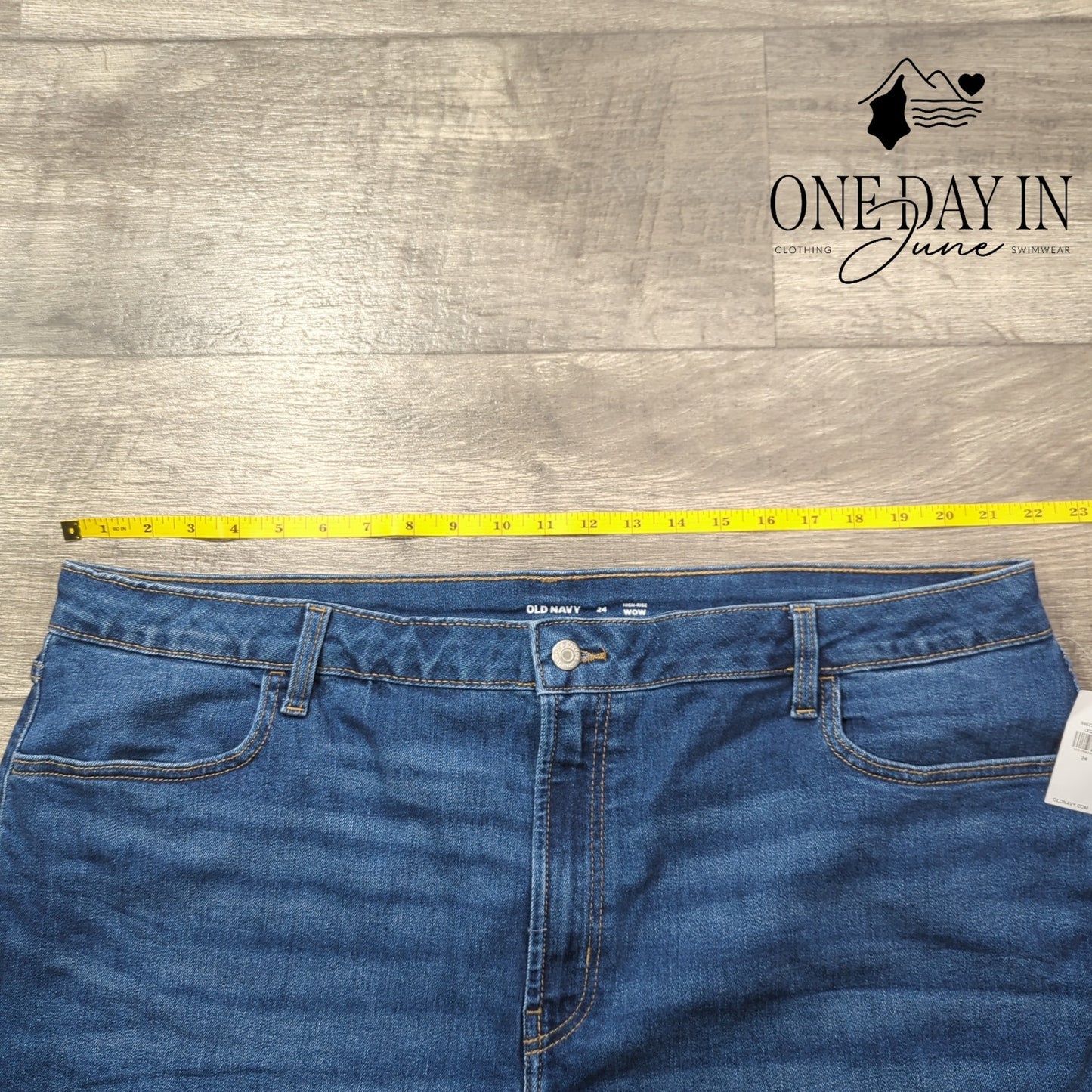 Old Navy Plus Size High Rise Wow Denim Shorts Size 24