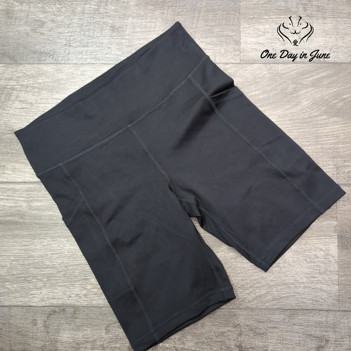 Hue High Waist Yoga Biker Shorts Black Side Pockets Athletic Size S