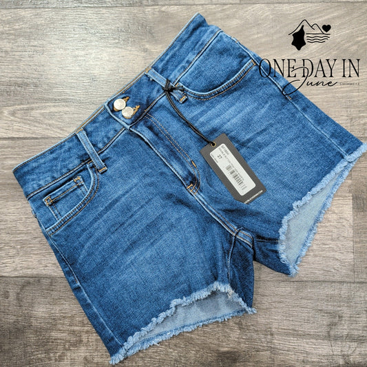Just Black Denim Double Button Fray Hem Shorts Size 4 (27)