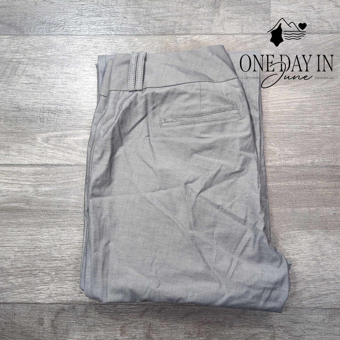 Banana Republic Straight Leg Pants Size 6
