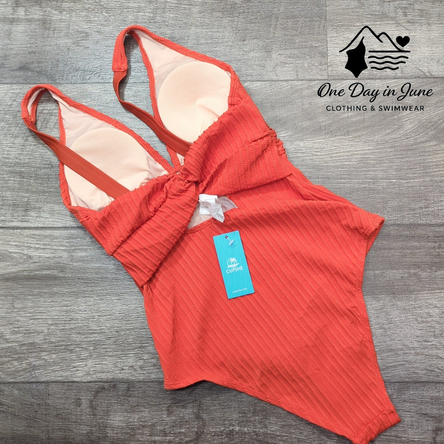 Cupshe Textured Twist Back One Piece Swimsuit Size S