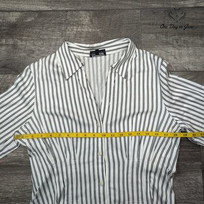 Anne Klein Button Front Long Sleeve Top Size 10