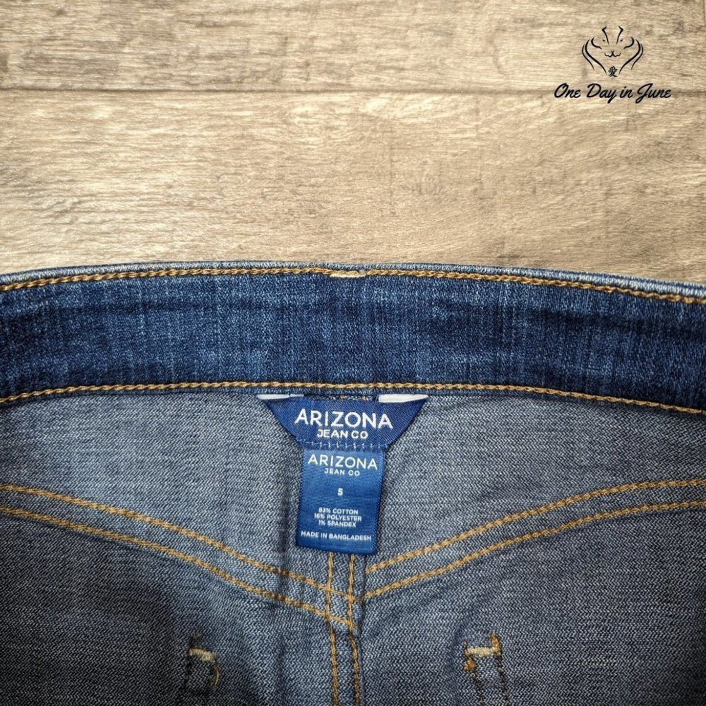 Arizona Jean Co. Juniors Denim Mini Skirt Size 5