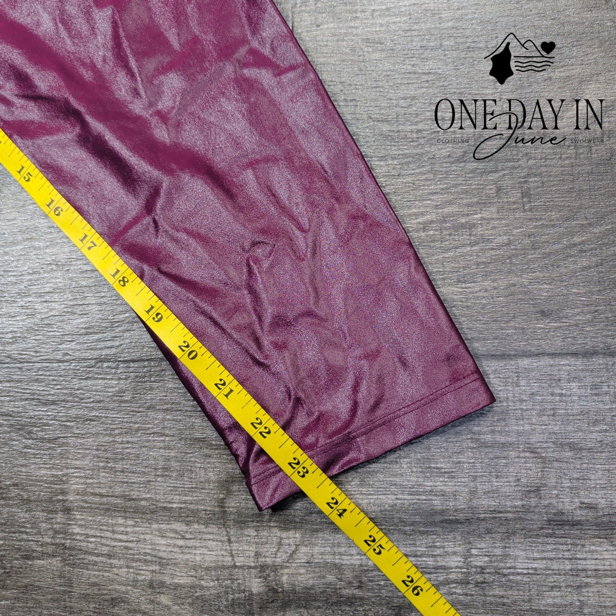 Carbon38 Takara Shine High Rise Crop Leggings Metallic Berry Pink NWT Size L