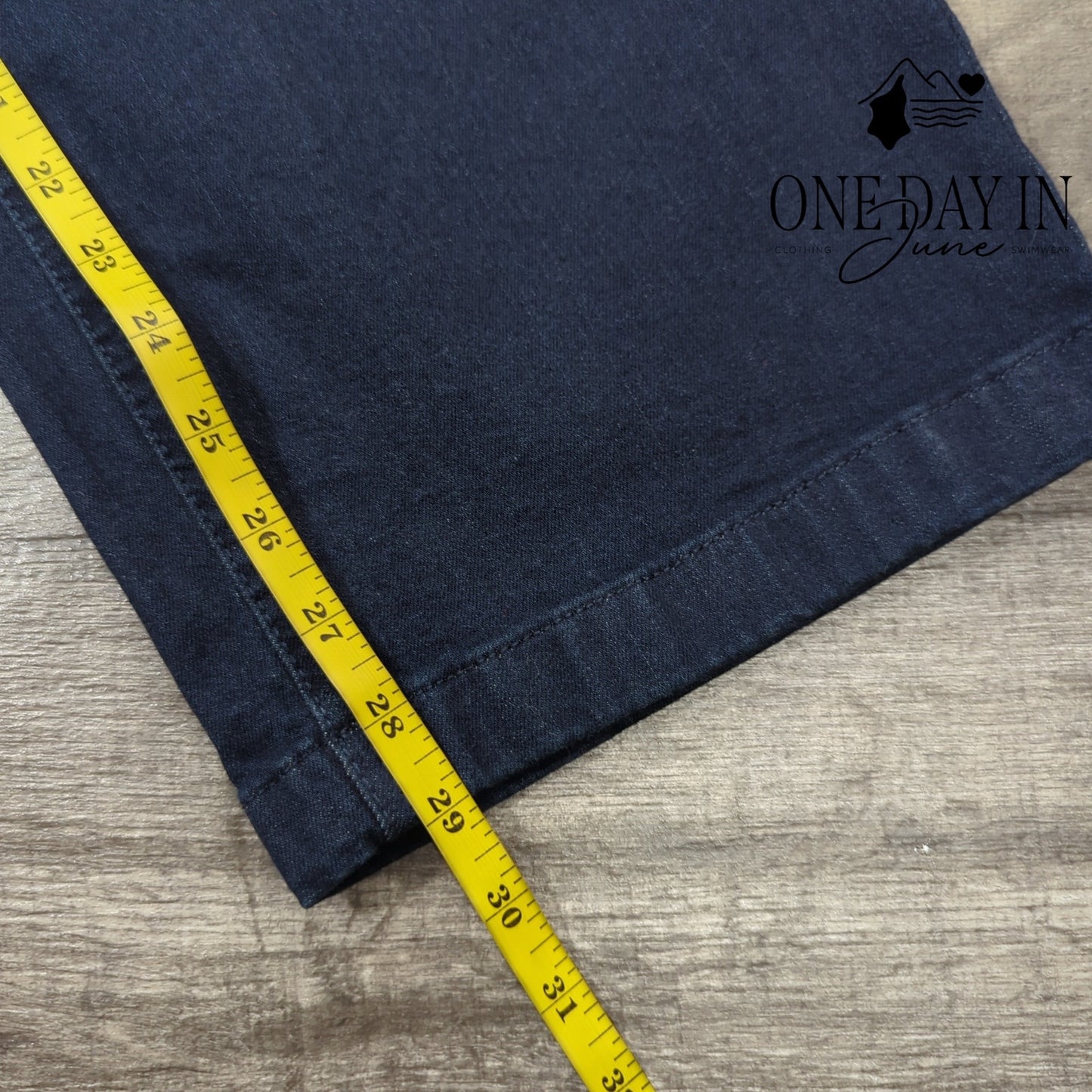 Kenneth Cole High Rise Barrell Leg Ankle Length Jeans Size 4