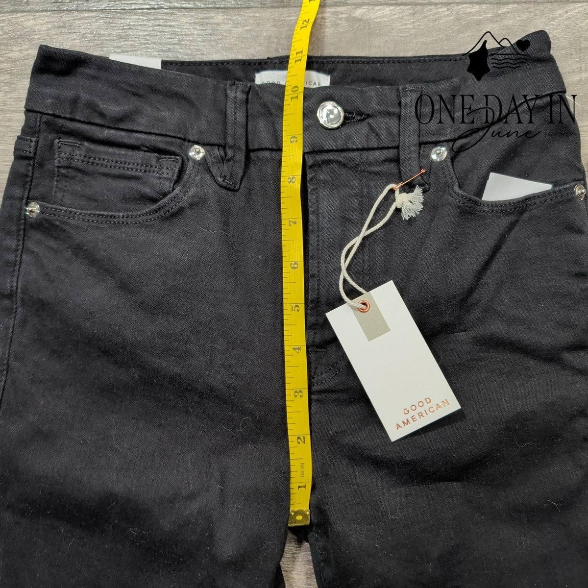 Good American Good Legs Crop Skinny Jeans Black NWT Size 2 (26)