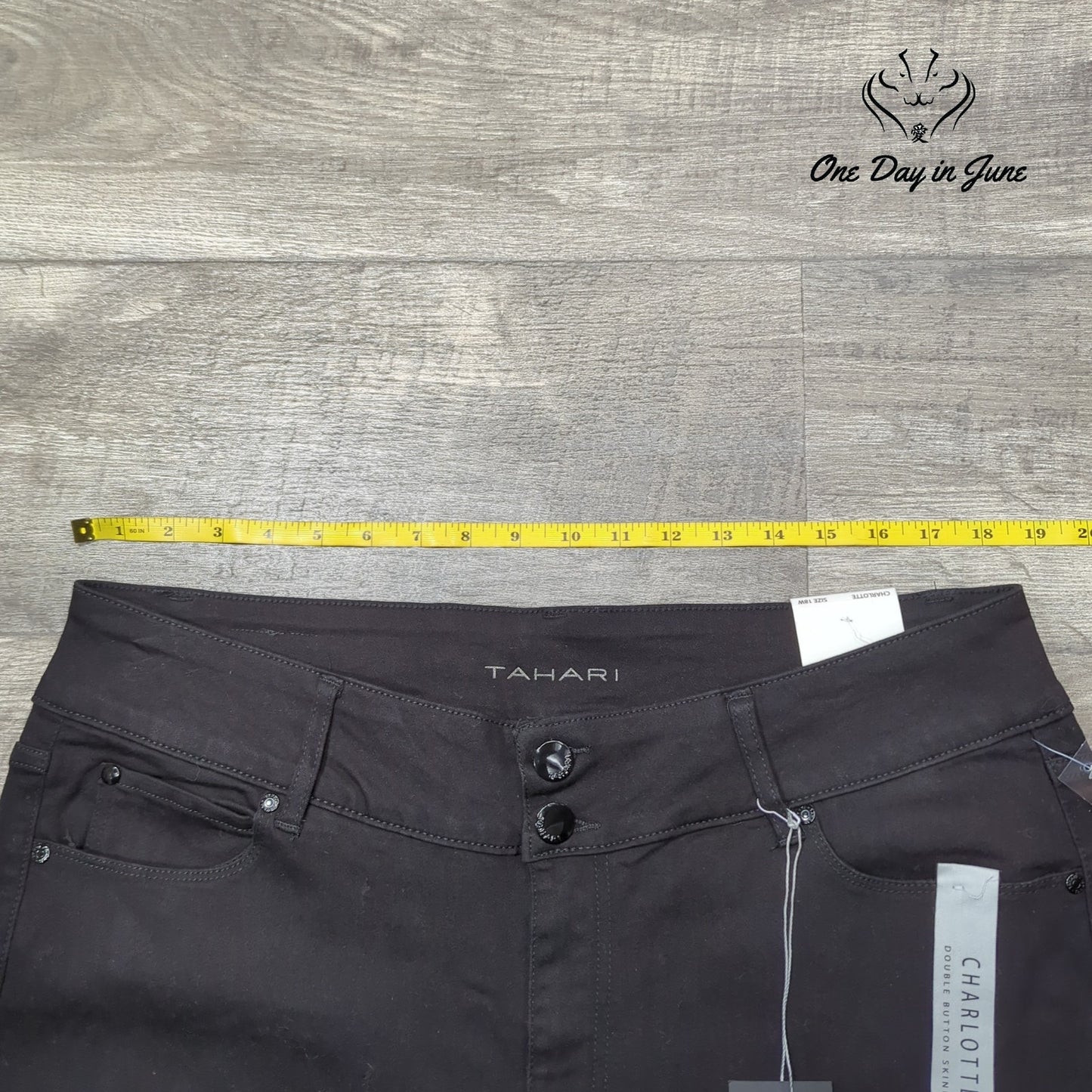 Tahari Plus Size Charlotte Double Button Skinny Jeans Size 18W